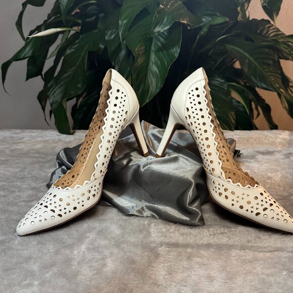 Adrienne Vittadini Women's White Heel Dress Shoe
Size 10M - Like new! - Picture 3 of 9